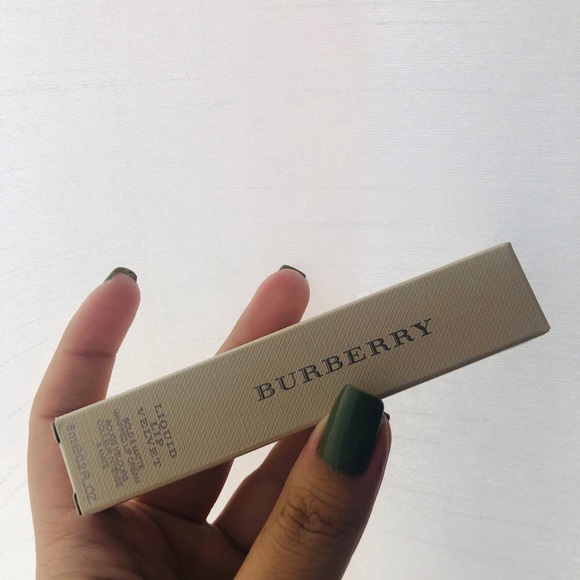 Burberry Regiment Red Velvet Liquid Lip Stick - Picture 3 of 7
